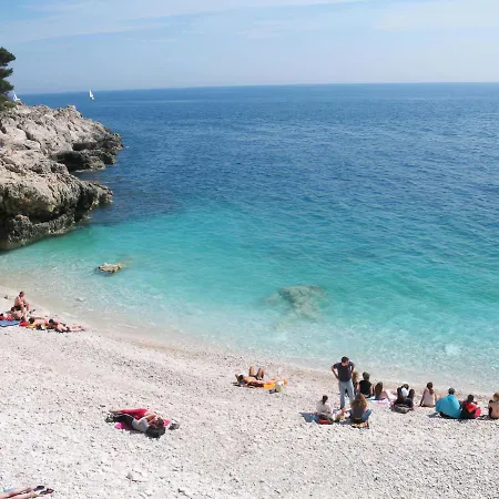 By The Sea Banjole, - 2229 *