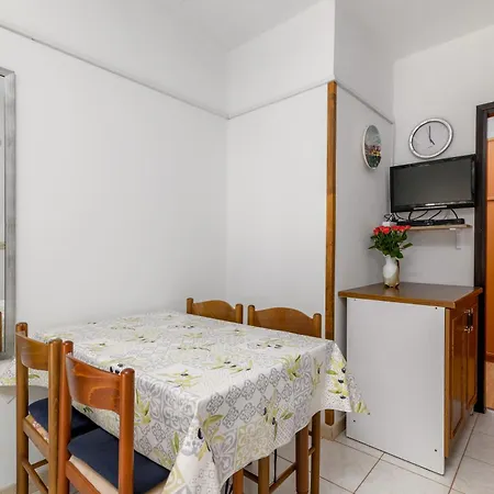 By The Sea Banjole, - 2229 *