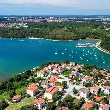 By The Sea Banjole, - 2229 *