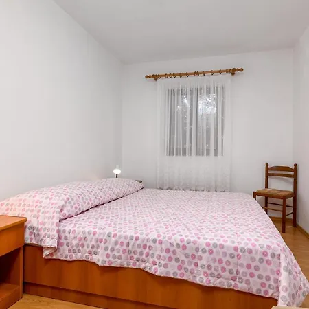 By The Sea Banjole, - 2229 *