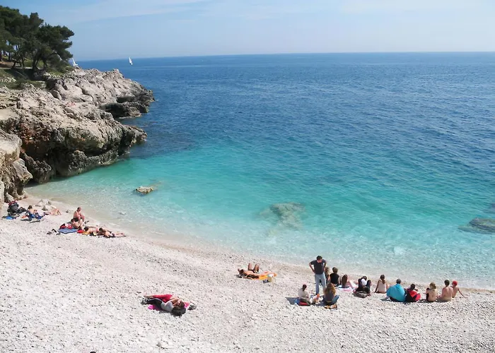 By The Sea Banjole, - 2229 *