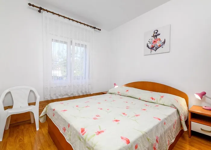 By The Sea Banjole, - 2229