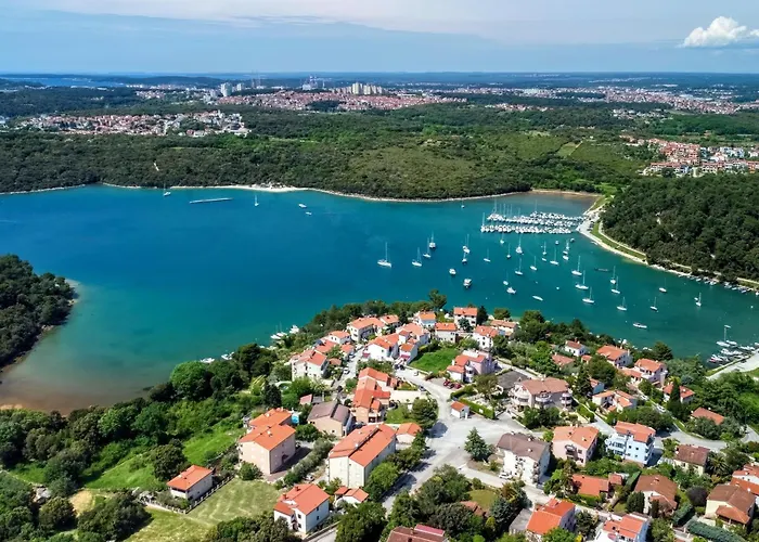 By The Sea Banjole, - 2229 *